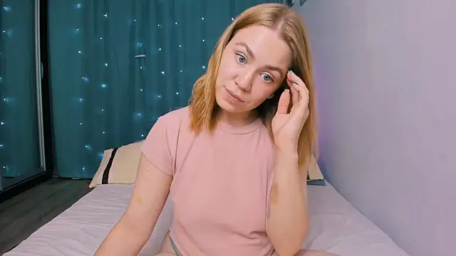 InsatiableFoxX online show from September 13, 7:11 pm