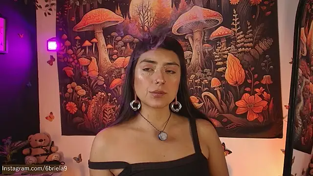 6Briela9  online show from February 20, 8:31 pm