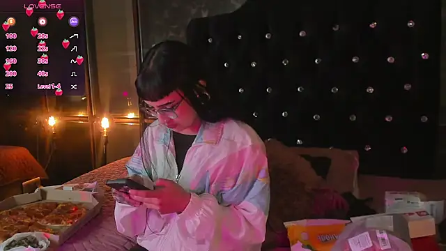 Cintya Kros online show from October 22, 7:30 pm