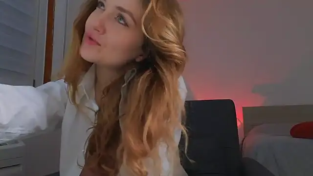 Lolli  Moon online show from February 28, 7:02 pm