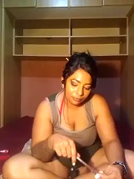 indianstormxo  online show from December 13, 9:32 pm