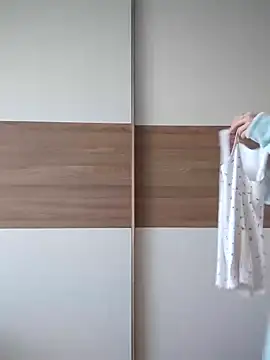 Dark Angel 22 online show from December 14, 9:48 am