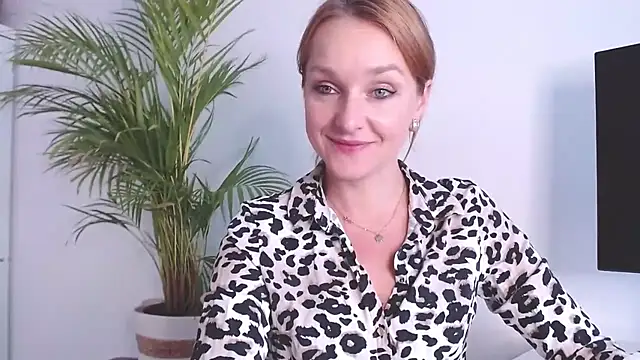 AliciaDesire online show from October 28, 1:50 pm