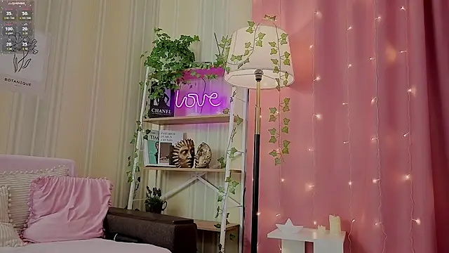 IsabellaTorrance online show from November 10, 4:40 am