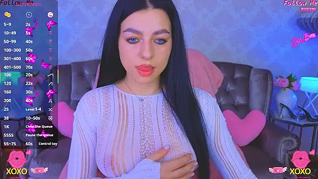 KitnissKiss online show from March 2, 8:15 pm