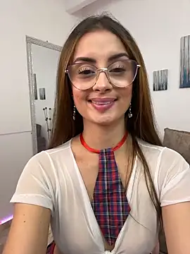 MiaaLoren online show from October 27, 8:25 pm