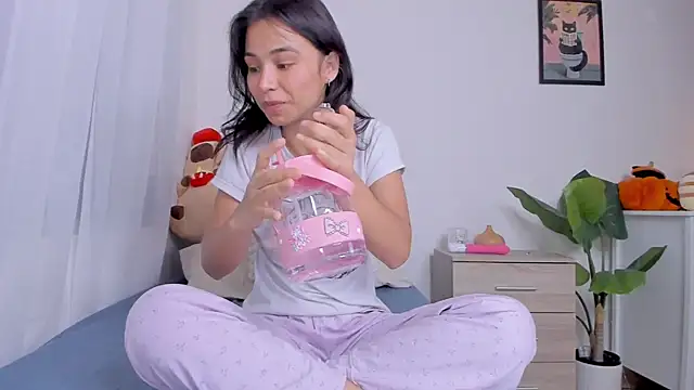 Adriennesexxx online show from October 26, 7:42 pm