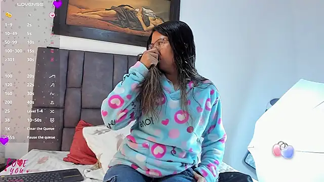 Vahiolet smith online show from February 12, 3:30 am