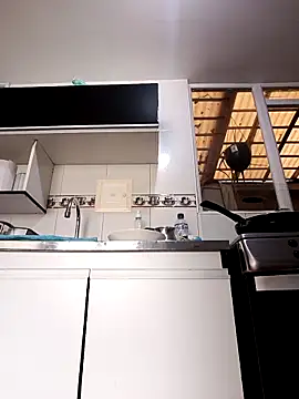 Bonny Klote online show from December 1, 3:15 pm