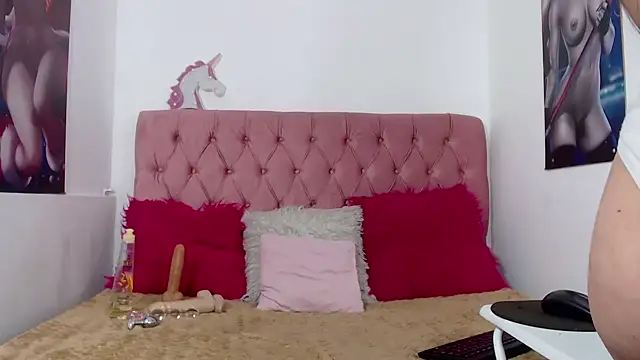 NalaRoy online show from November 20, 4:08 pm