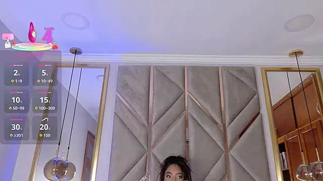 Lola King online show from October 6, 8:02 pm