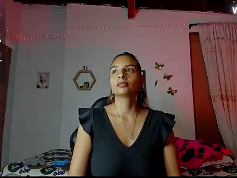 mykaelahoney online show from November 13, 6:01 am