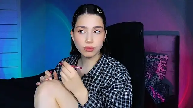 Stacy Gonzales  online show from February 28, 1:10 pm