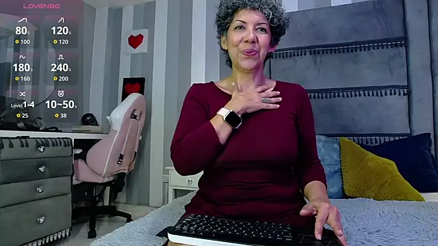 Julianewell online show from February 20, 12:39 pm