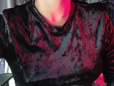 SexyAndHottie online show from December 2, 5:15 pm