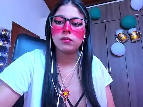  ALLYSON18  online show from October 4, 1:06 pm