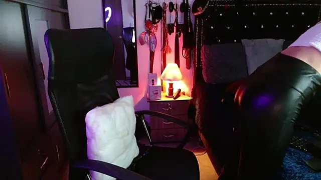 SamaraMartinez online show from November 13, 9:30 am