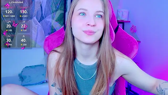 CuteMousee online show from March 3, 5:46 am