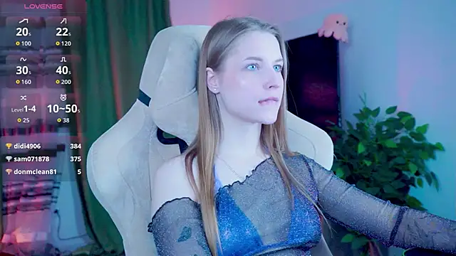 CuteMousee online show from November 10, 9:37 am