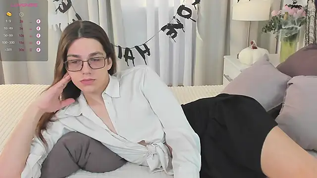 Alfreda Mills online show from October 29, 11:58 am