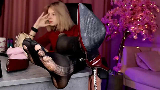 TinaDavil online show from October 3, 9:14 am