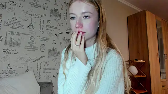 minidivaa  online show from October 12, 8:00 pm