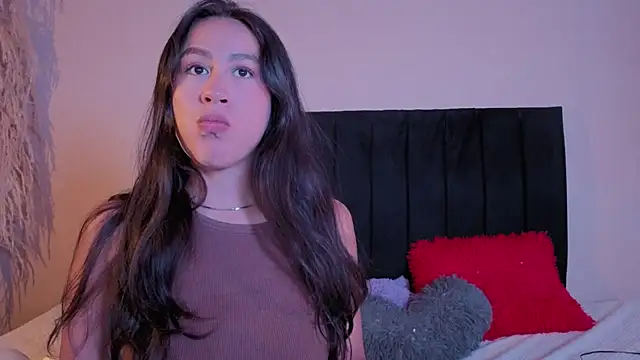 EmiGomez  online show from January 15, 12:16 am