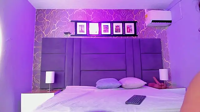 samyriverss online show from October 30, 3:42 am