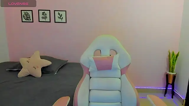 sophie pazz online show from February 23, 10:09 pm