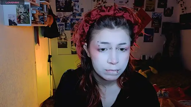 Alex Howell online show from December 2, 8:11 pm