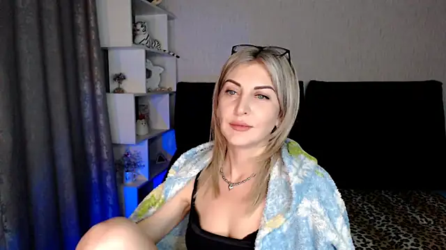 Amelia Harper online show from November 27, 4:10 pm