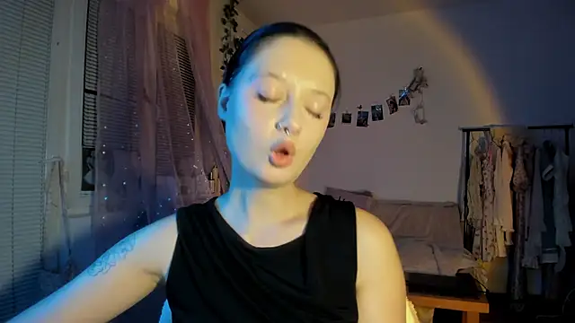 Snapshot of Jenny_darling_love chatting on September 20, 6:28 pm Jenny darling love online show from September 20, 6:28 pm