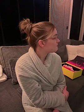 xX HotCouple Xx online show from January 14, 8:58 pm