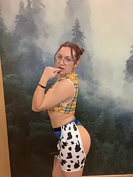 ladoucedu34 online show from February 2, 11:37 pm