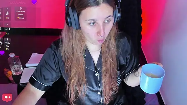 bonnie moon  online show from February 10, 10:24 pm