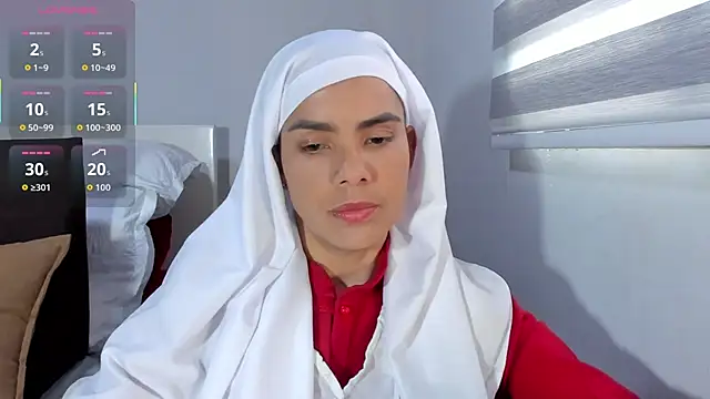 ClaraMariaMon online show from October 20, 5:38 pm