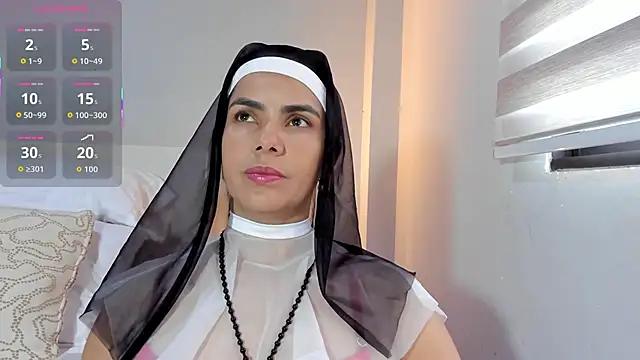 ClaraMariaMon online show from December 3, 6:21 pm