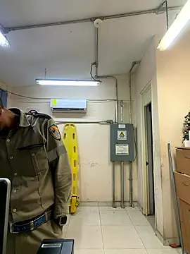 EnriquePersian197 online show from January 14, 12:10 pm