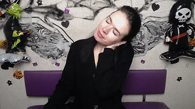 JasmineKouch online show from October 18, 5:37 pm