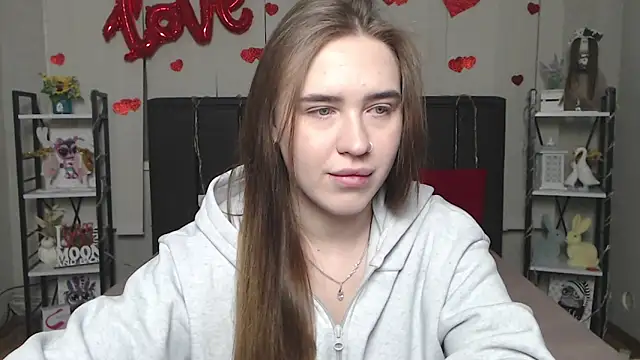 LauraHlot online show from February 17, 6:35 am