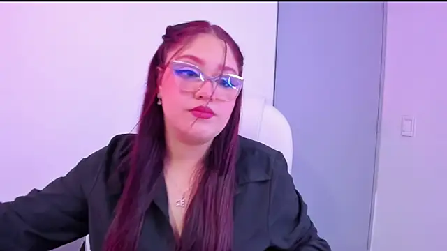 Camiila Osorio online show from September 25, 7:45 pm