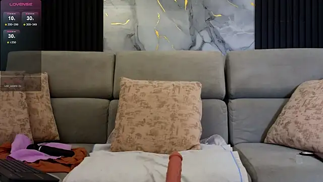 anellejones online show from January 17, 7:05 am