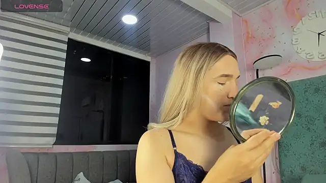 JESSI NAOMI online show from December 20, 11:09 pm