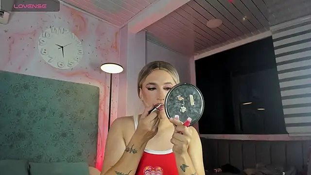 JESSI NAOMI online show from December 16, 11:32 pm