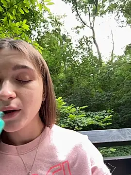 Snapshot of sweety_secret_ chatting on September 12, 1:07 pm sweety secret  online show from September 12, 1:07 pm