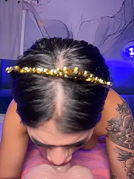 kiim taaylor online show from November 7, 12:11 pm