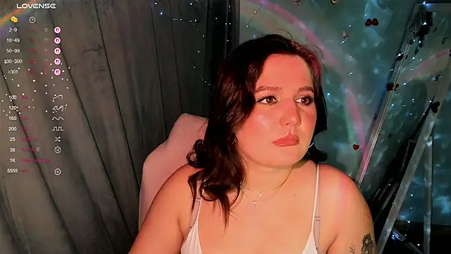 Lei White online show from December 18, 8:13 pm