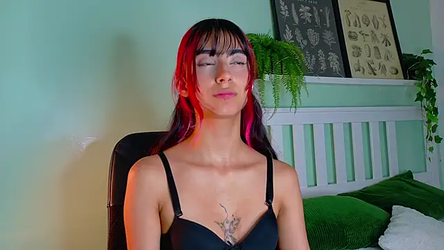 ParisFox  online show from November 8, 8:25 pm