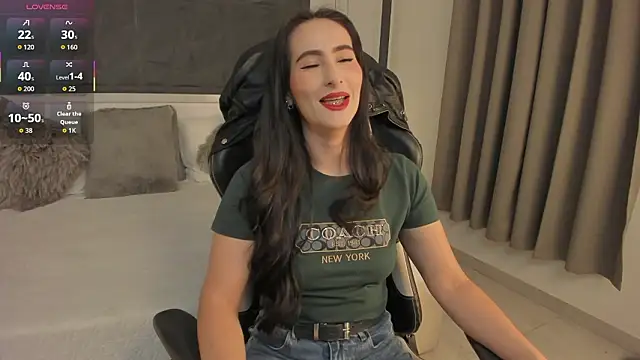 SaraGomez1 online show from February 2, 1:21 pm