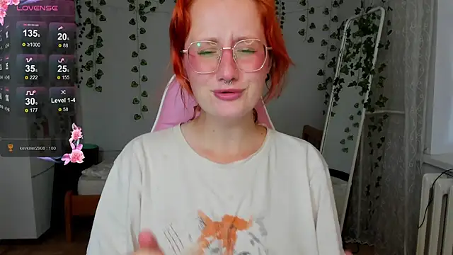 Snapshot of KrisTyBooBsin chatting on October 1, 8:41 am KrisTyBooBsin online show from October 1, 8:41 am